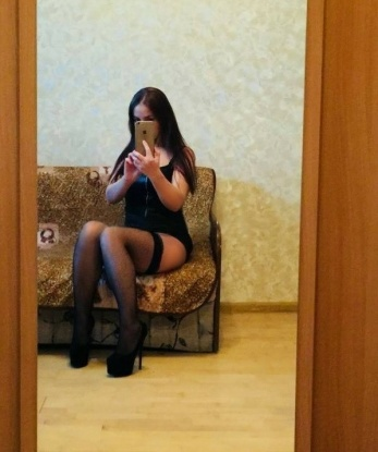 У меня есть опыт, который я использую, чтобы удовлетворить все твои потаенные желания. Мои услуги разнообразны - от нежных ласк до страстного экстаза. Позволь мне увести тебя от повседневной рутины в мир наслаждения и насладиться каждой секундой нашего встречи. Я обещаю, что отдамся тебе с полной страстью и жаждой. Москва – мое место обитания, где я жду тебя для незабываемого опыта. 🌟+79123456789 Дарина